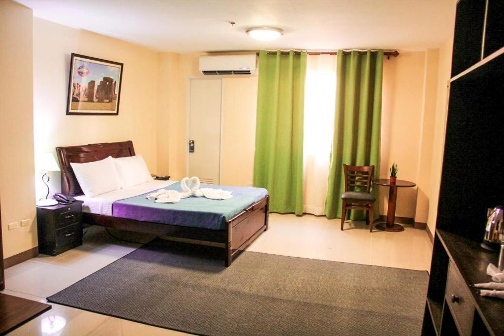 Time Travellers Hotel Манила Экстерьер фото